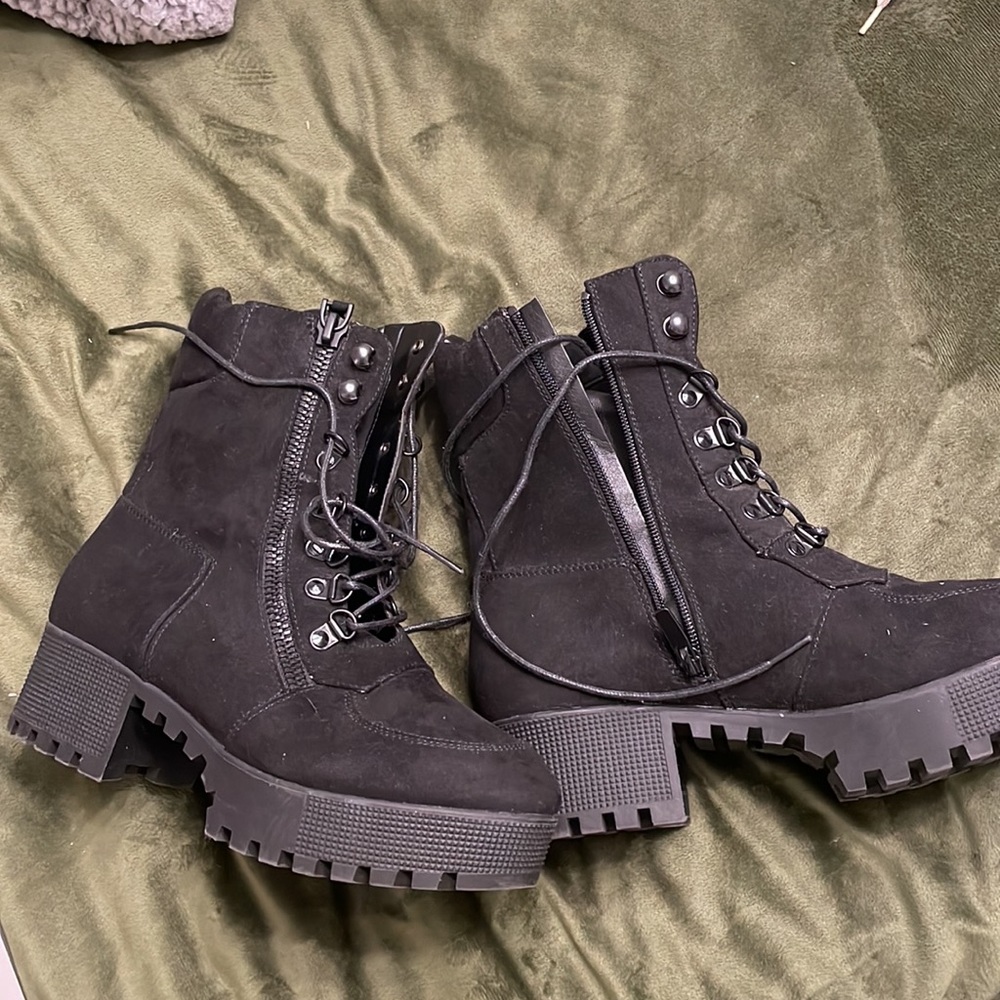 Boohoo Chunky Zip and lace up combat boots